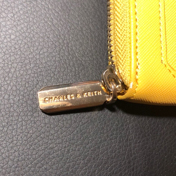 Charles & Kieth Yellow Wallet - Picture 4 of 8